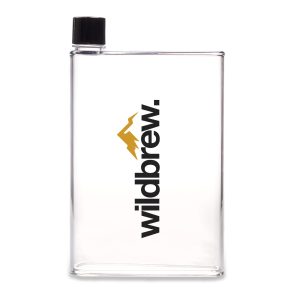 A drink bottle in clear plastic with a black lid, featuring a logo in black and gold.