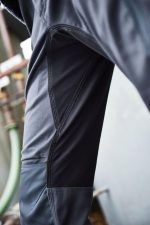 Workwear Stretch-Pants in dark grey, featuring reinforced stitching and ergonomic seams for enhanced flexibility.