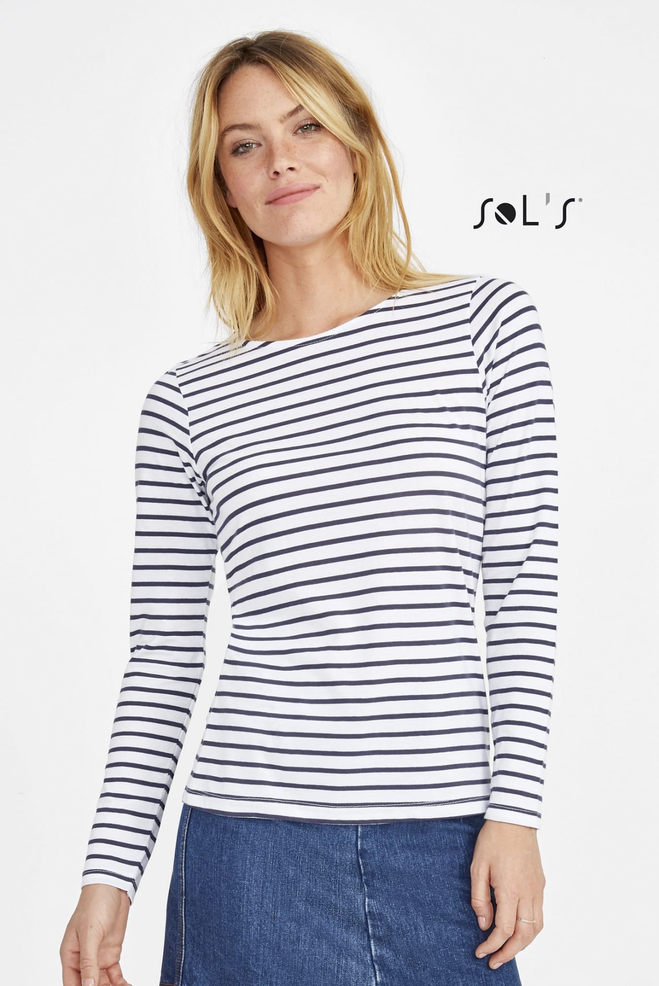 A long-sleeve women's T-shirt featuring a striped pattern in navy and white, made of 100% combed cotton. T-shirt Long sleeve Women's striped pattern 100% combed cotton MARINE - Image 1