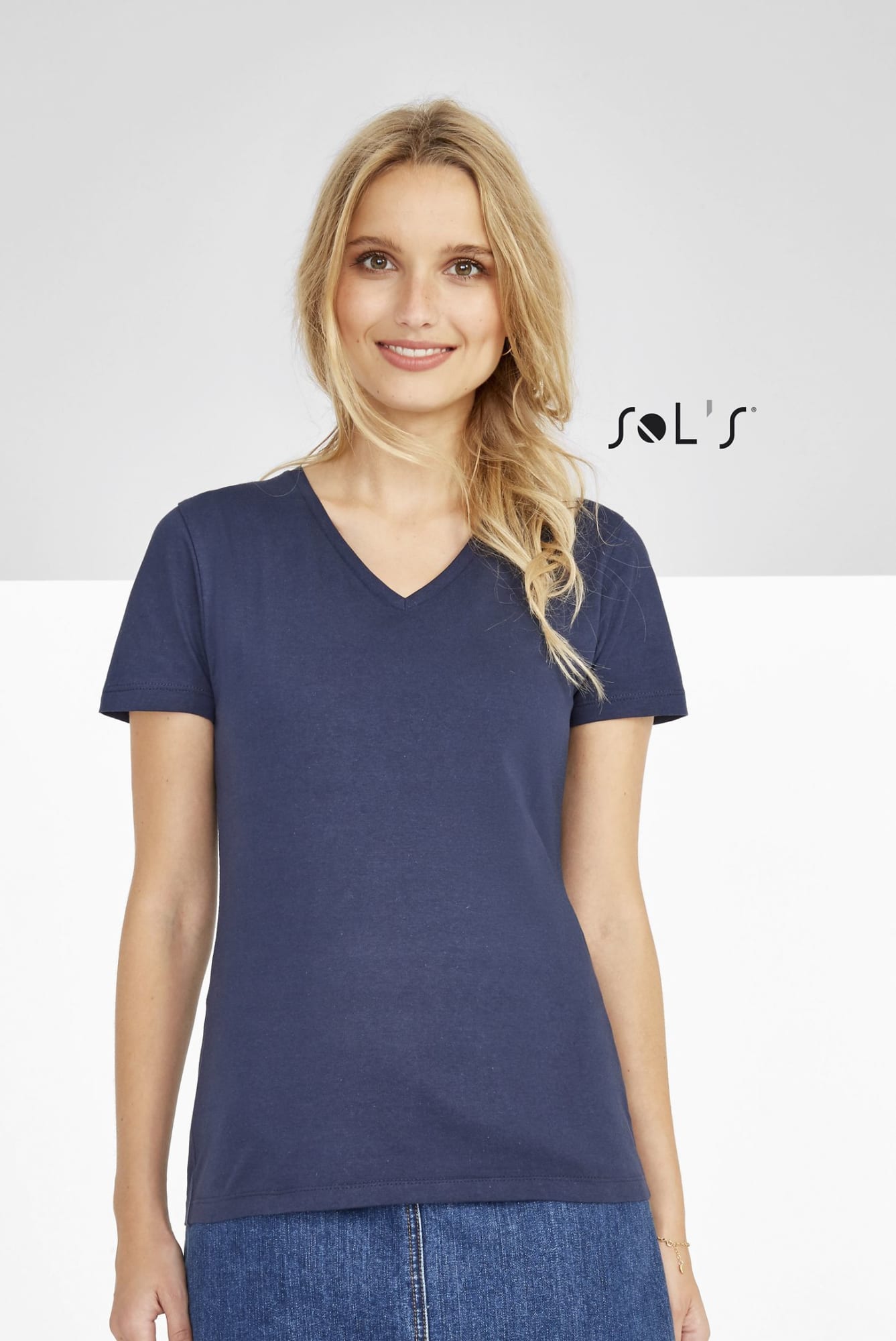 A navy V-neck women's T-shirt made from 100% semi-combed ring spun cotton, featuring a logo. T-shirt V neck women's Jersey 190g , 100% semi combed ring spun cotton IMPERIAL - Image 1